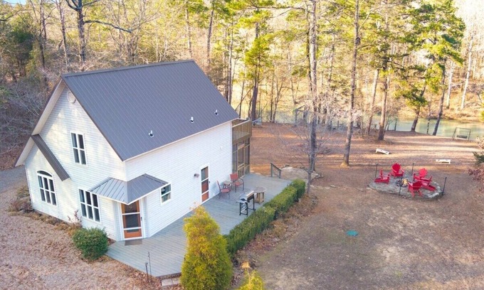 Ozark Maison | Crooked H Cabin On Mulberry River