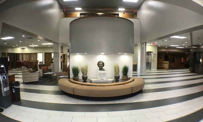 Huron Hôtel | Crossroads Hotel at Huron Event Center