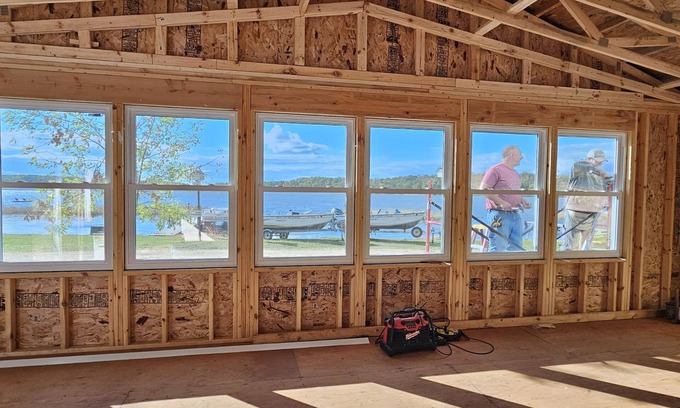 Nevis Cabine | Crow Crest Lodge Resort #6 Waters Edge, Stunning Sunsets, Family Getaway