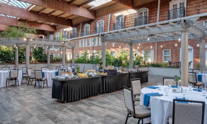 Newtonville Hôtel | Crowne Plaza Albany - The Desmond Hotel by IHG