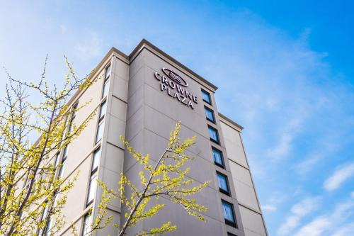 Elizabeth Hôtel | Crowne Plaza Newark Airport by IHG