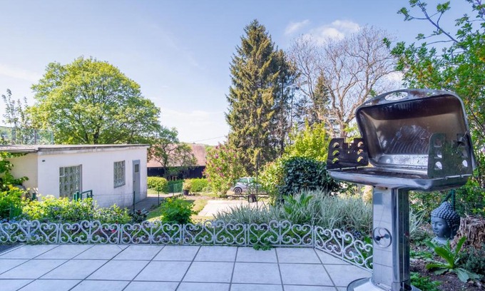Grifflenberg Appartement | Cruwzo I Apartment with garden Elberfeld