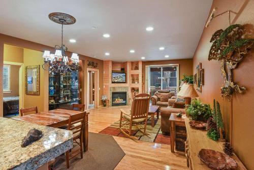 Crystal Bay Maison | Crystal Charm Amazing 3 BDR Condo Close to Beaches Casinos & Skiing