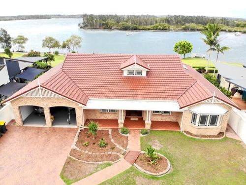 Yamba Maison | Crystal Palms - LJHooker Yamba