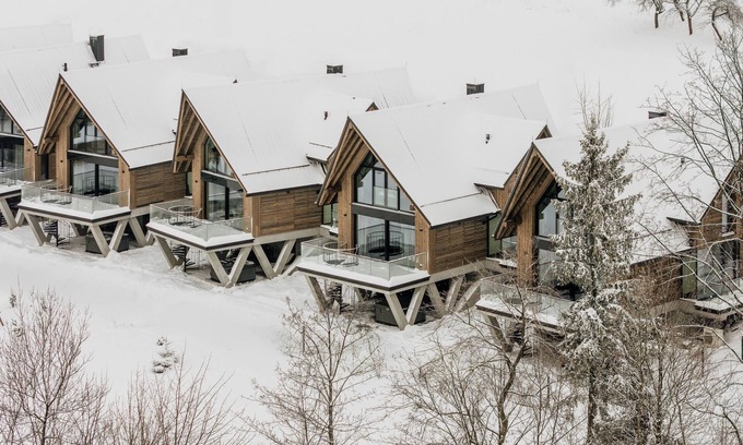 Male Ciche Chalet De Ski | Crystal Pine Spa - LoftAffair Collection
