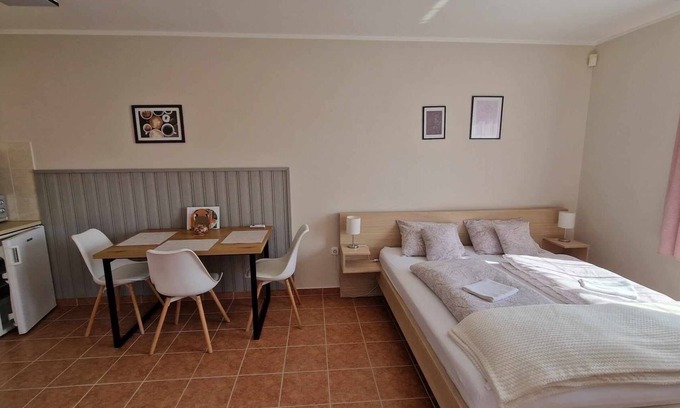 Zalakaros Maison | Csendes kis Földszinti Apartman, Pároknak - Termálfürdő 3 Perc Autóval