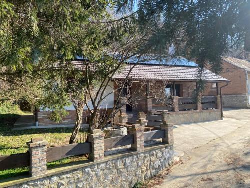 Orfu Maison | Csicsergő ház Orfű