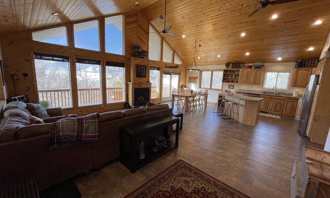 Preston Cabine | Cabine Cub River Hideout pour les réunions de famille et les vacances à la montagne