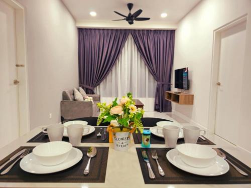 Kampung Pantai Dalam Maison | Cubic Botanical Suites - Bangsar South KL