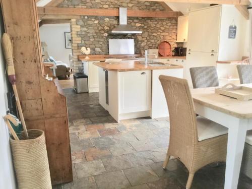 Llandovery Maison | Cuckoo Barn at Penygaer farm near the Brecon Beacons