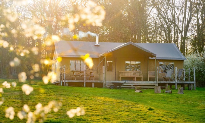 Saxmundham Cabine | Cuckoo, Lantern and Larks site located in Sweffling