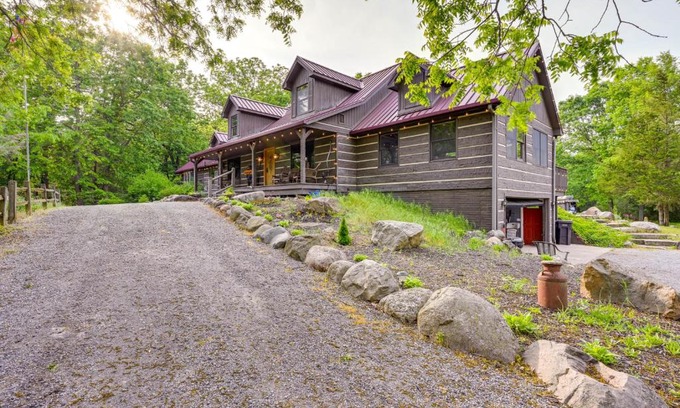 Clarklake Maison | Custom-Built Clarklake Cabin Sauna and Cold Plunge!