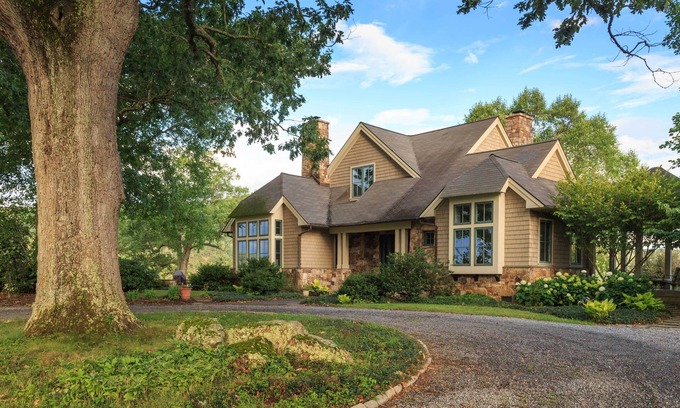 Millboro Springs Maison | Maison sur mesure sur une ferme de 165 acres avec accès privé à la rivière Cowpasture
