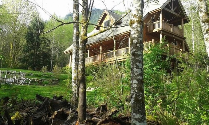 Skykomish Cabine | Cabin personnalisé sur 5 calme acres avec vue sur la montagne !!! **JACUZZI **