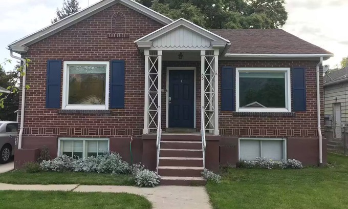 Franklin Maison | Cute 2 Bedroom House Close to BYU, downtown Provo, UVU, Freeway