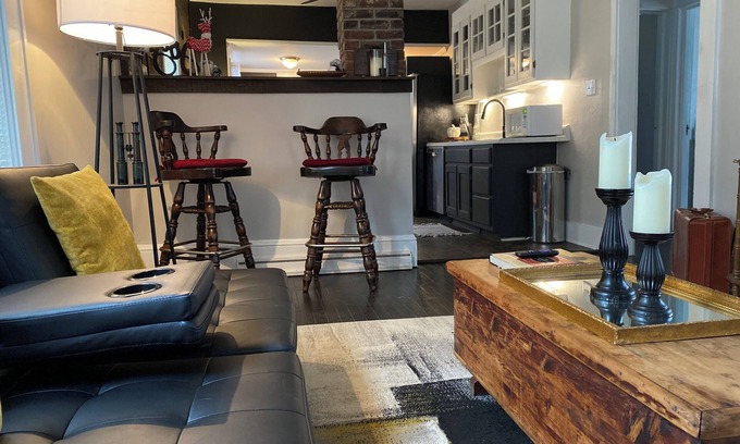 Roanoke Maison | Cute and Charming 2-bedroom home Self check-in close to DownTown