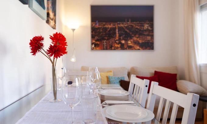 Les Corts Appartement | Cute Apartment in Sants Station with HBO & Alexa & AC