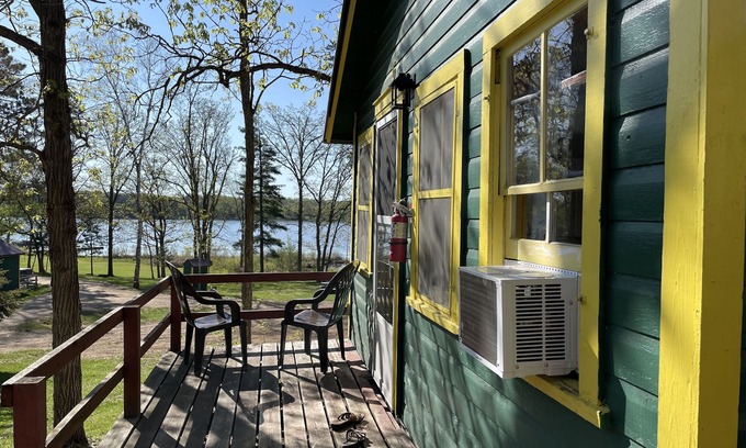 Nevis Cabine | Cute Cabin for Two at Green Valley Resort on Seventh Crow Wing Lake