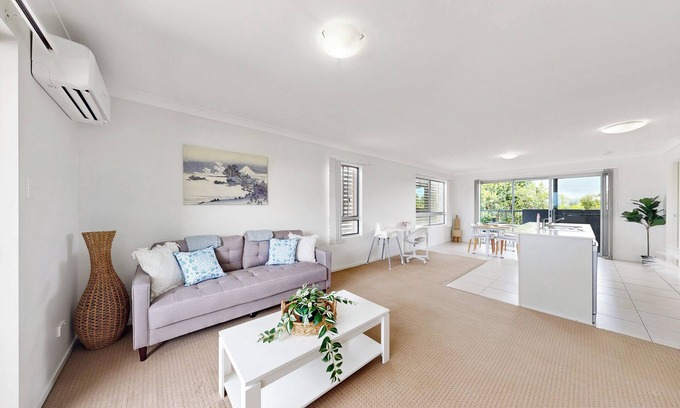 North Lakes Appartement | Cute & Cosy with Great Location