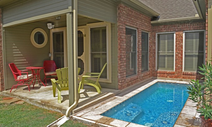 Garland Maison | 6 couchages! Piscine de nage creusée! Magnifique! Pratique pour Dallas, Plano, Frisco!