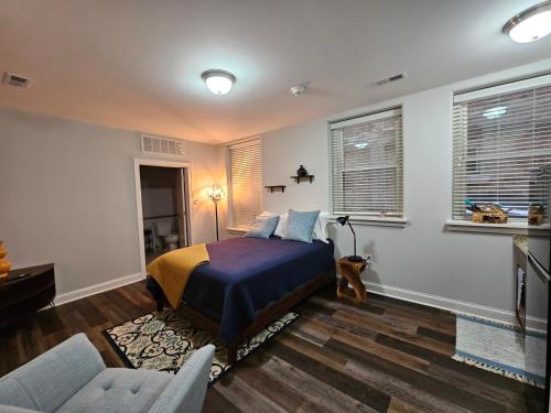 Champaign Appartement | Cute + Cozy Studio at The Inman - 207
