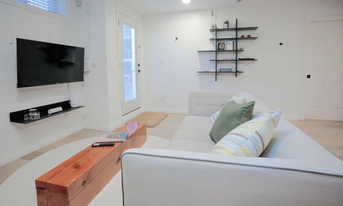 Kerrisdale Maison | Cute Executive Basement Suite