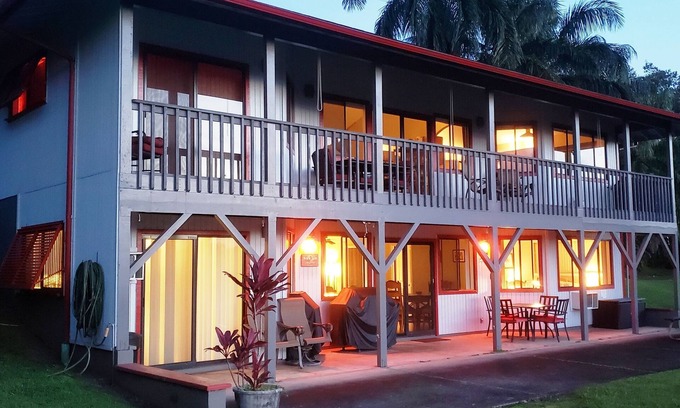 Pauwela Appartement | Mignon, serein, vue sur l'océan, A / C. Près de l'autoroute Hana.