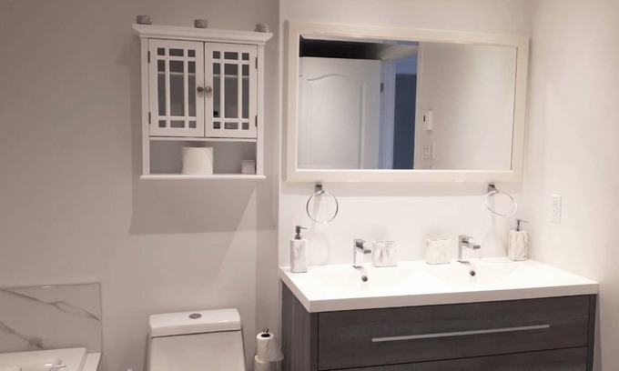 Mercier-Hochelaga-Maisonneuve Copropriété | Cute & Spacious 2 bedrooms Condo + Parking - Walking distance to Olympic Stadium