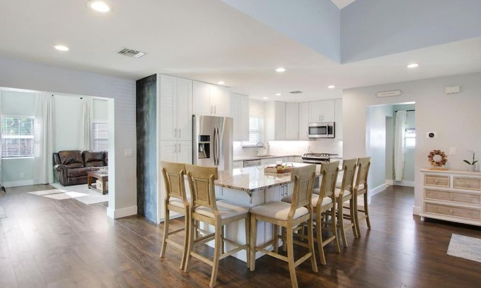 Florida North Atlantic Coast Maison | Cutting-edge & Cozy 4 Bed 2 Bath North Palm Beach
