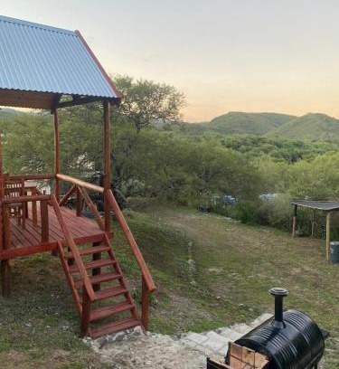 Alta Gracia Chalet De Ski | CUYEN LA SERRANITA Dormi DLX Cabin para 2 Personas
