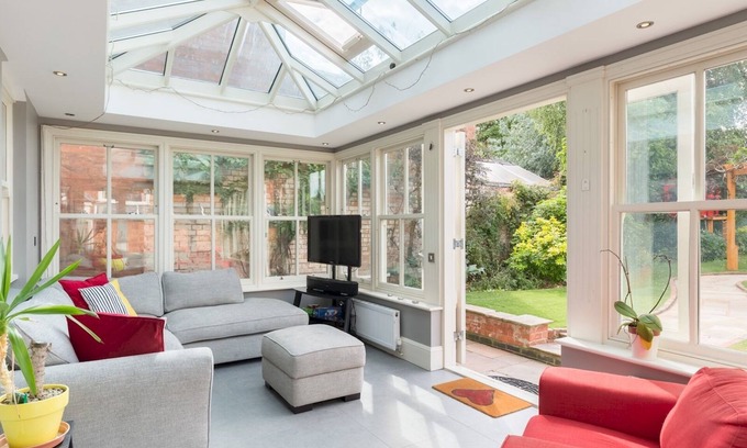Kenilworth Maison | CV8 2GB 17 Stoneleigh Road, Kenilworth · Spacious 4Bed Home in Kenilworth with Parking | Pass The Keys