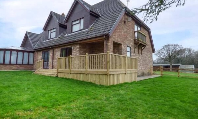 Pontyclun Cottage | Cwm Gran Meadows, LLANHARRY