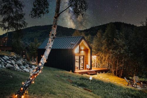 Makow Podhalanski Chalet De Ski | Czill-Lokum- klimatyczna chata w Beskidach z balią i sauną