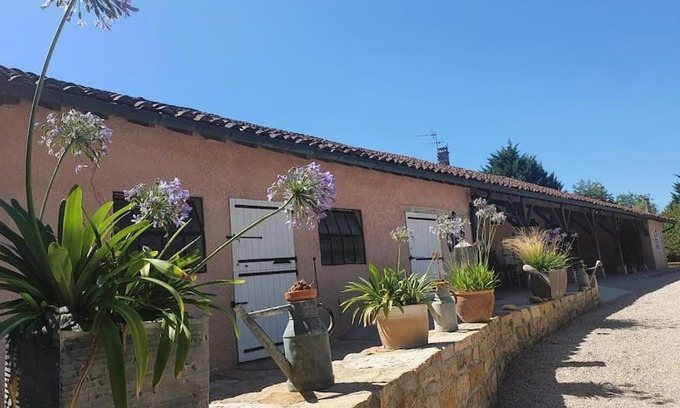Marboz Maison | Dépendance pour 1 à 4 pers au calme dans propriété
