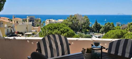 Urbanizacion Puerto de Estepona Appartement | Dúplex con vistas al mar,cerca de playa y puerto