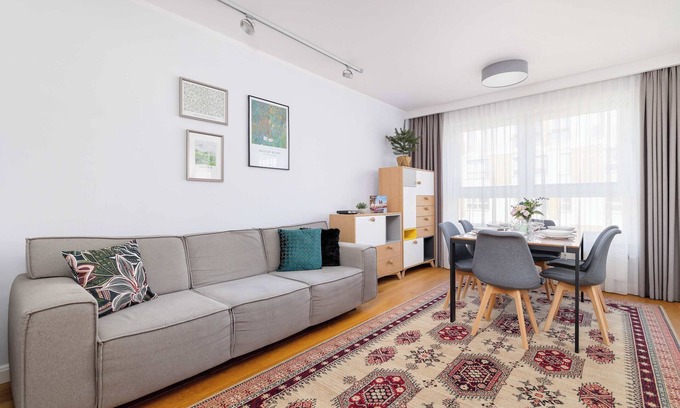Pradnik Czerwony Appartement | Dąbska 18I | Spacious Apartment | Parking | Desk