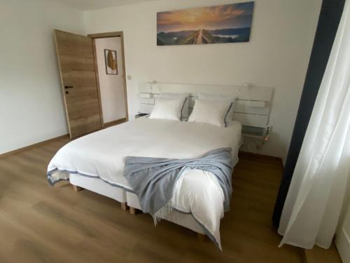 Belhez Appartement | D-012 Bel appart et balcon climatisé parking privé gratuit sur demande
