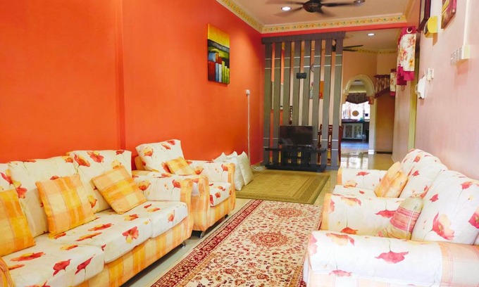 Kampung Titian Pendek Maison | D'LAILA HOMESTAY