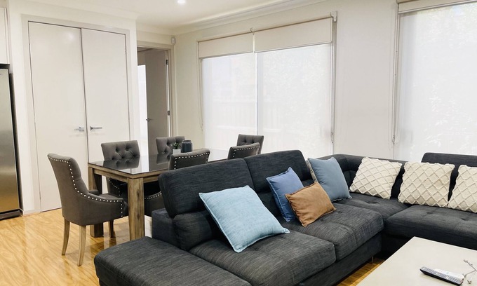 Braybrook Maison | D120 Braybrook Lodge
