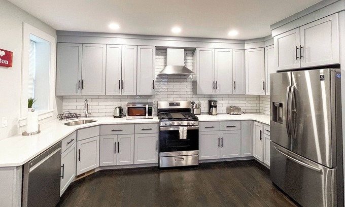 Quincy Maison | D79 Spacious 5-bedroom house with Roofdeck near Boston!