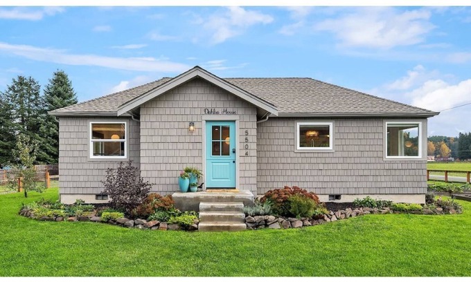 Carnation Maison | Dahlia House of Carnation