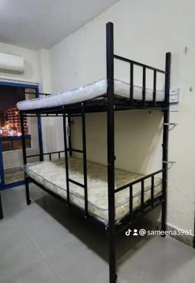 Al Muraqqabat Appartement | Daily Men Bed Space