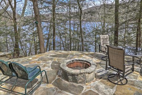 New Preston Maison | Dainty New Preston Cottage with Dock and Lake Views!