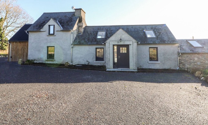 Kilmyshall Cottage | Dairy Lane Cottage, BUNCLODY, COUNTY WEXFORD