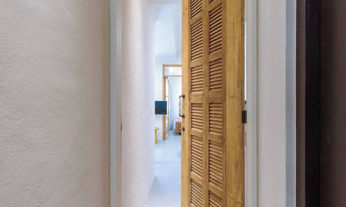 Gemmayzeh Appartement | Daisy 2BR Apartment In Gemmayze