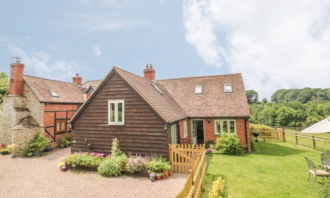 Upper Sapey Cottage | Daisy Cottage, HANLEY WILLIAM