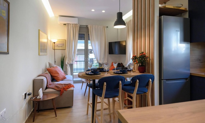 Petralona Appartement | Daisy's Deluxe Athenian 2bedroom by MPS