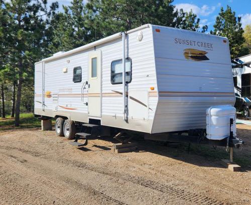 Nevis Autre | DaisyLake RV Campground