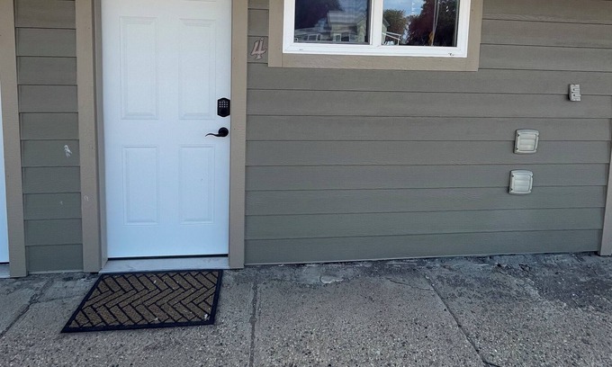 Faulkton Maison | Dakota Landing Cabins & Motel: Room #4-Cozy, newly remodeled motel room
