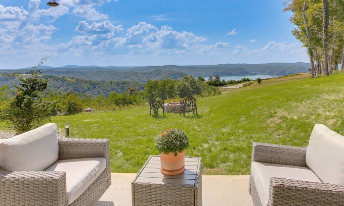Hilham Appartement | ‘Dale Hollow Sunset Studio’ w/ Incredible Views!
